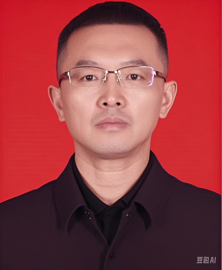 党组成员、二级调研员：李洪斌